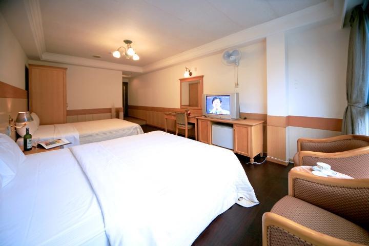 Ming Lu Holiday Hotel Ren'ai Esterno foto
